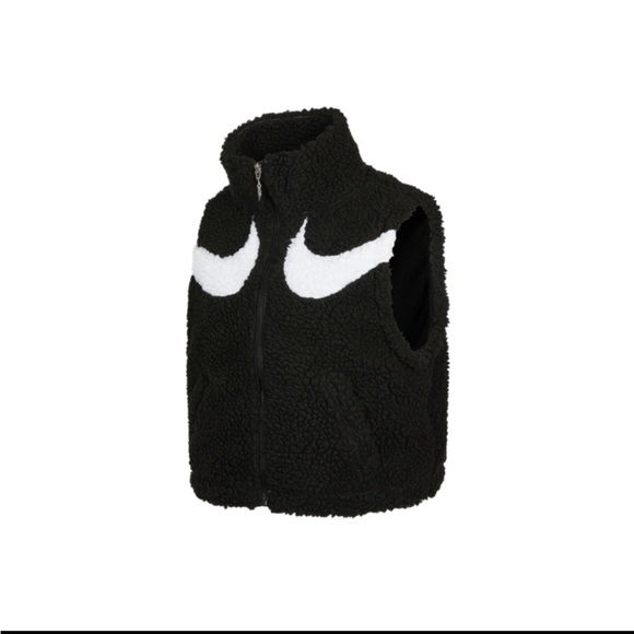 Women’s Nike Sherpa Vest - Picture 6 of 7